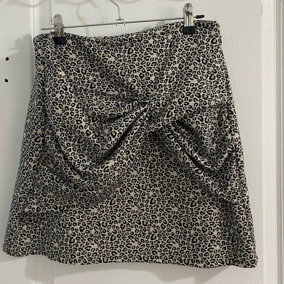Leopard Mini Skirt with Twist - Picture 1 of 1